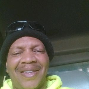 Meet your Posher, Efton